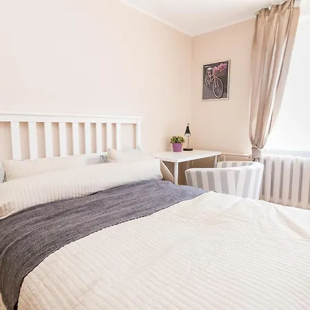 Old Town Apartment *